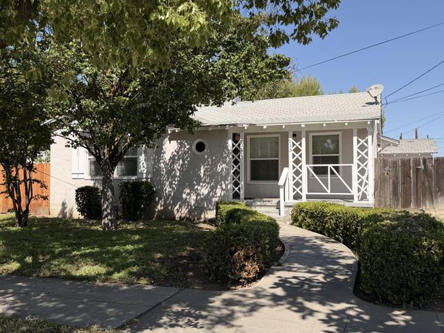 713 W 4th Street, Madera, CA 93637