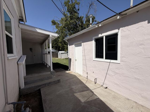 713 W 4th Street, Madera, CA 93637