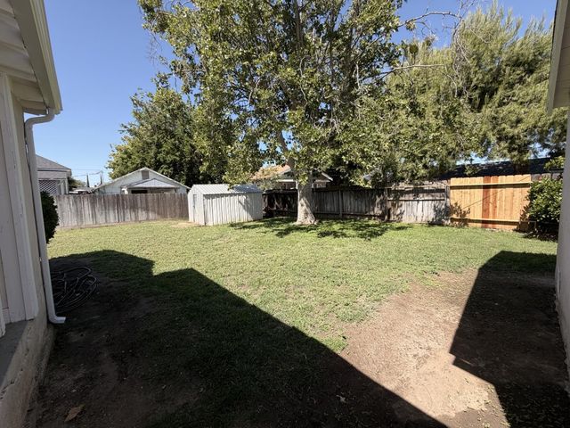713 W 4th Street, Madera, CA 93637