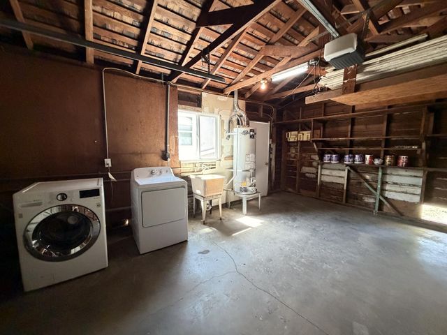 713 W 4th Street, Madera, CA 93637