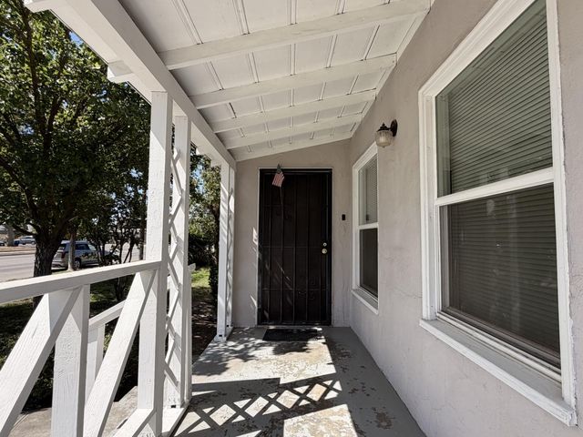 713 W 4th Street, Madera, CA 93637