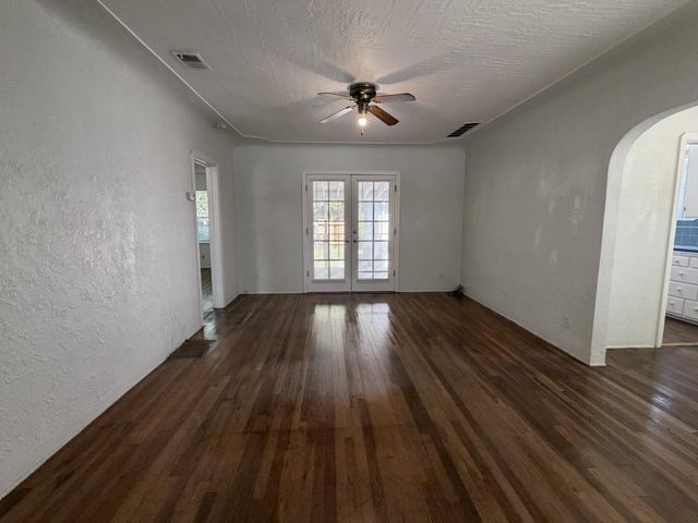 713 W 4th Street, Madera, CA 93637