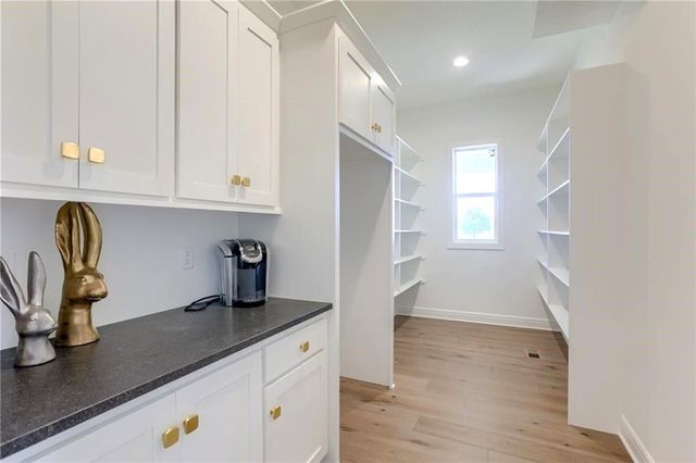 2461 W 176 Street, Overland Park, KS 66085