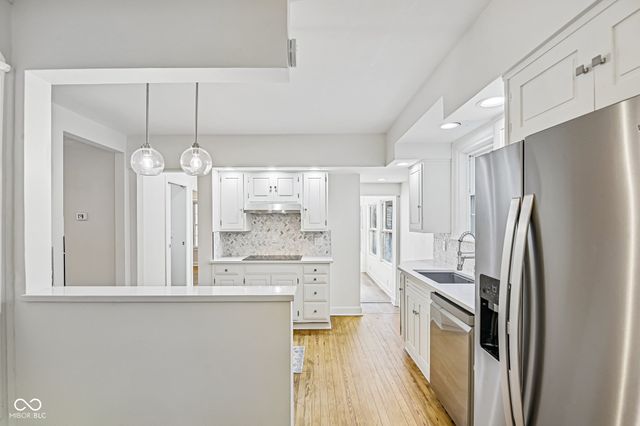 1230 Kessler Boulevard East Drive, Indianapolis, IN 46220