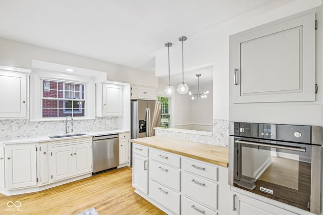 1230 Kessler Boulevard East Drive, Indianapolis, IN 46220