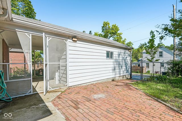 1230 Kessler Boulevard East Drive, Indianapolis, IN 46220