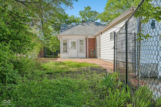 1230 Kessler Boulevard East Drive, Indianapolis, IN 46220