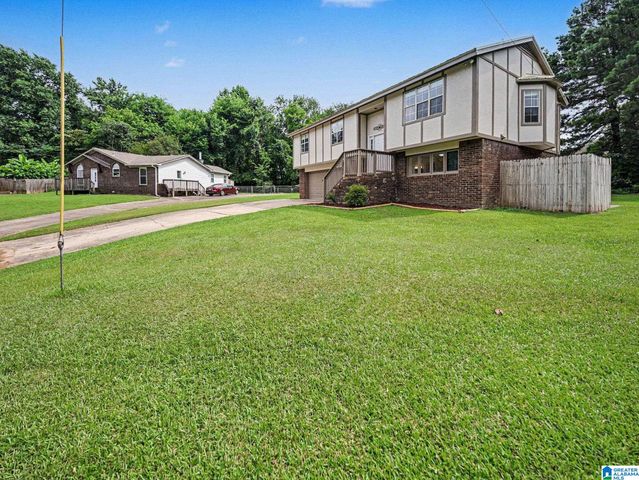 2116 SUN CIRCLE, Fultondale, AL 35068