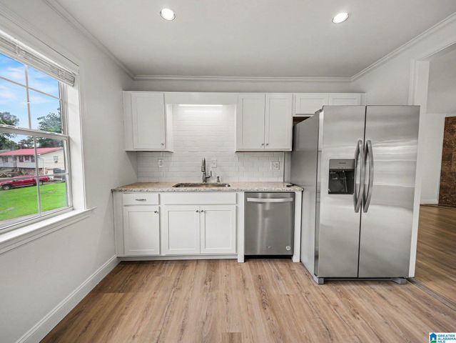 2116 SUN CIRCLE, Fultondale, AL 35068