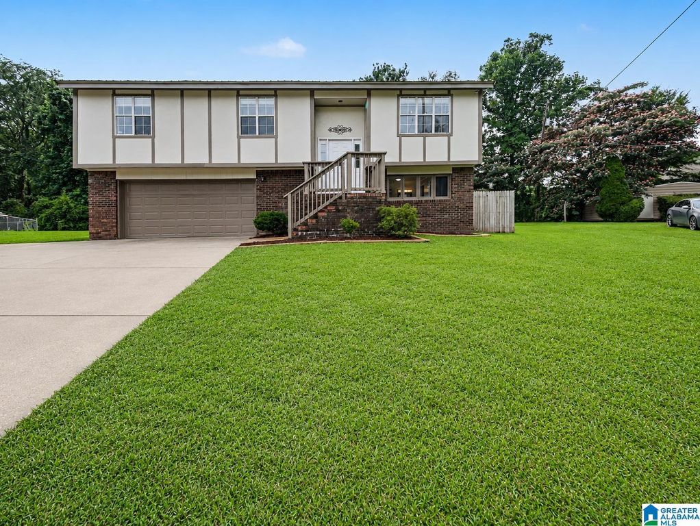2116 SUN CIRCLE, Fultondale, AL 35068