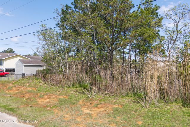 Shark Street, Bay Saint Louis, MS 39520