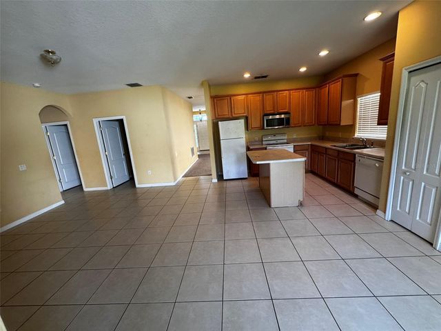 1111 HACIENDA CIRCLE, Kissimmee, FL 34741