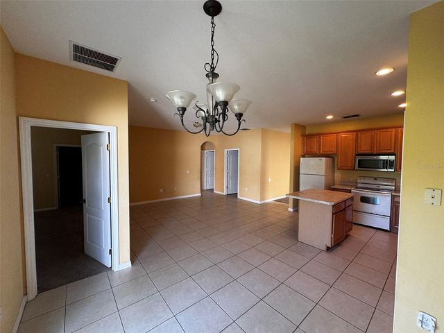1111 HACIENDA CIRCLE, Kissimmee, FL 34741