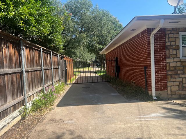 3910 Cedarbrush Drive, Dallas, TX 75229