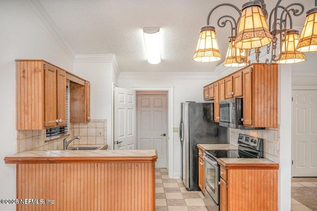 790 HICKORY HILL Drive, Jacksonville, FL 32221