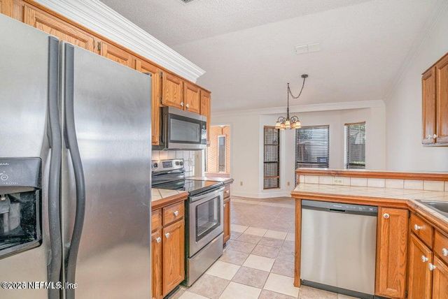 790 HICKORY HILL Drive, Jacksonville, FL 32221
