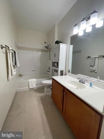 4862 Eisenhower Ave Unit 269, Alexandria, VA 22304