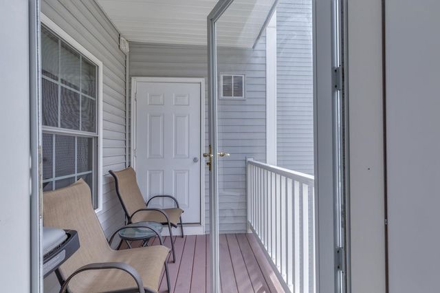 4 Crestview Cir Unit 109, Londonderry, NH 03053