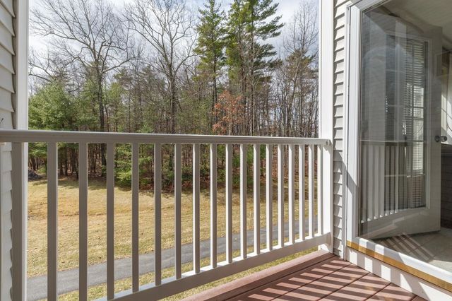 4 Crestview Cir Unit 109, Londonderry, NH 03053