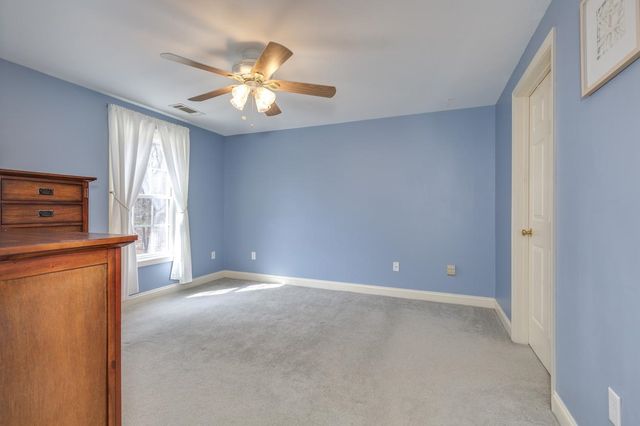 4 Crestview Cir Unit 109, Londonderry, NH 03053