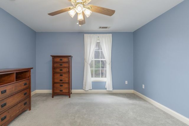 4 Crestview Cir Unit 109, Londonderry, NH 03053