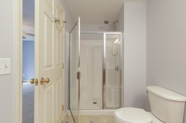 4 Crestview Cir Unit 109, Londonderry, NH 03053