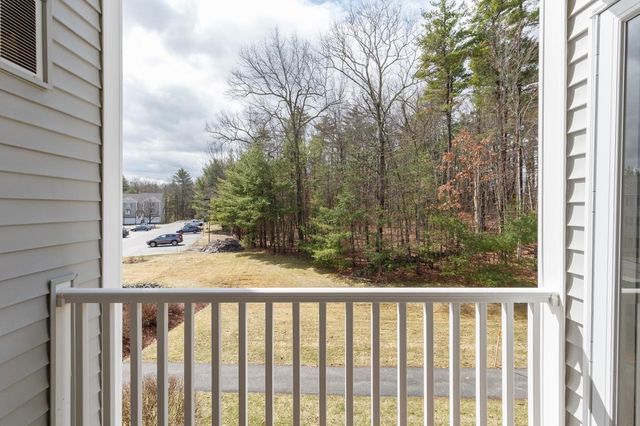 4 Crestview Cir Unit 109, Londonderry, NH 03053