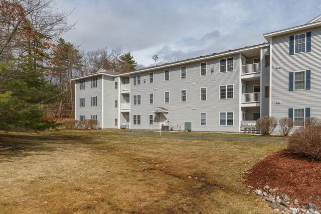 4 Crestview Cir Unit 109, Londonderry, NH 03053