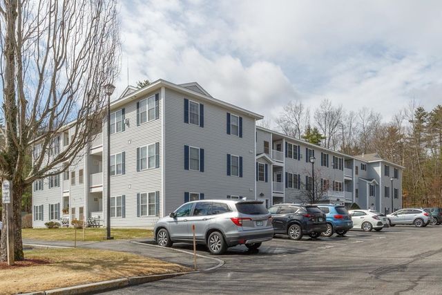 4 Crestview Cir Unit 109, Londonderry, NH 03053