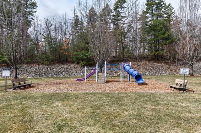 4 Crestview Cir Unit 109, Londonderry, NH 03053