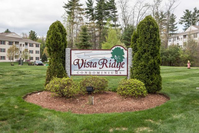 4 Crestview Cir Unit 109, Londonderry, NH 03053