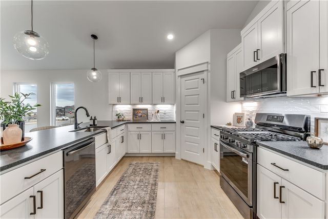 2611 Jazz Avenue, Centerton, AR 72712