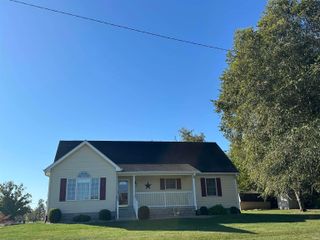 1302 W Deckard Drive, Mitchell, IN 47446