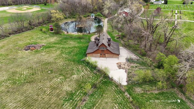 2214 MAIN STREET Road, Spring Grove, IL 60081