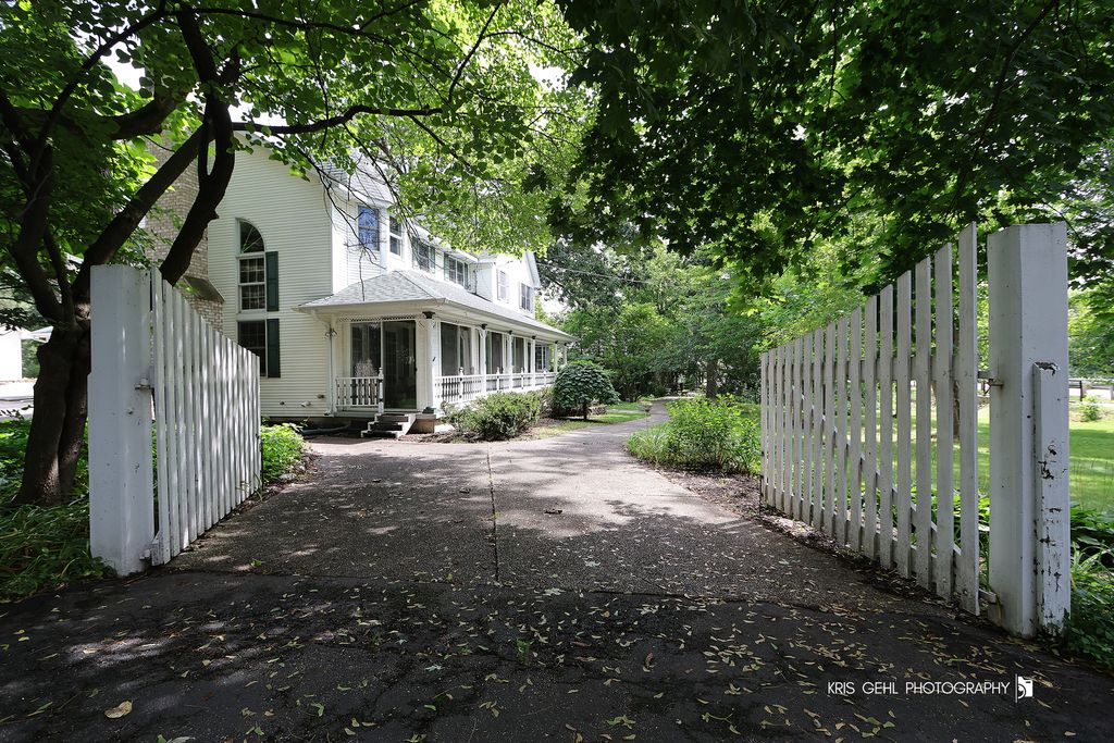 Image 11 of property listing at 2214 MAIN STREET Road, Spring Grove, IL 60081