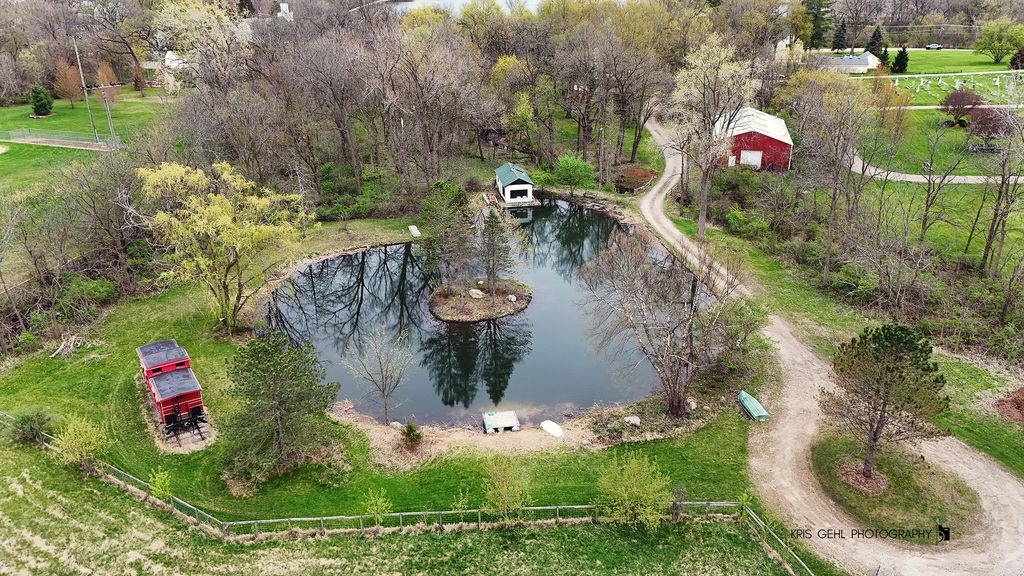 Image 7 of property listing at 2214 MAIN STREET Road, Spring Grove, IL 60081