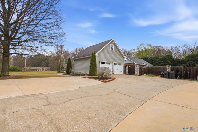 119 Matt Phillips Road NW, Huntsville, AL 35806