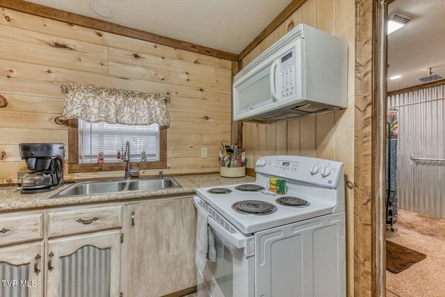 2435 Houston Valley Road, Greeneville, TN 37743