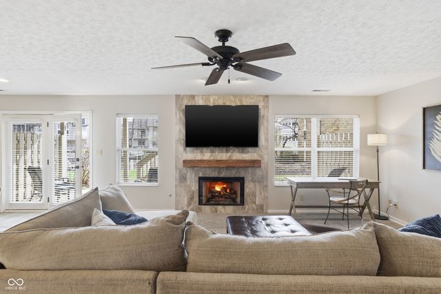 8073 Lower Bay Lane, Indianapolis, IN 46236