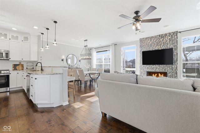 8073 Lower Bay Lane, Indianapolis, IN 46236