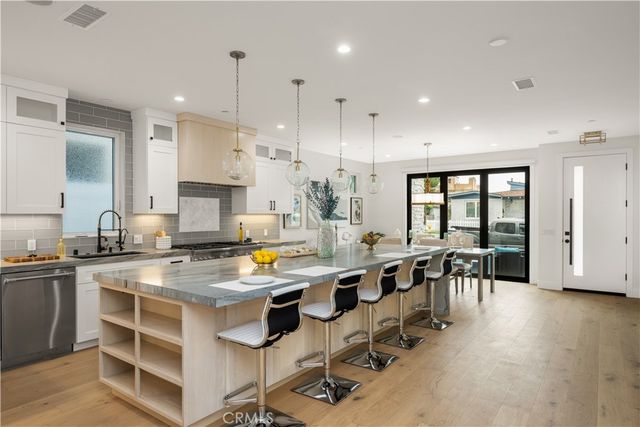 114 2nd, Seal Beach, CA 90740