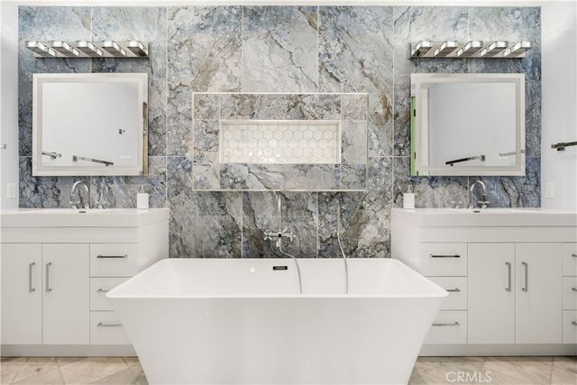 114 2nd, Seal Beach, CA 90740