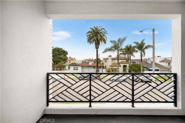114 2nd, Seal Beach, CA 90740