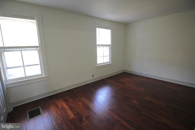 11-13 HART AVE, Hopewell, NJ 08525