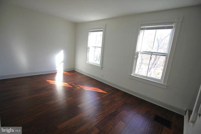 11-13 HART AVE, Hopewell, NJ 08525