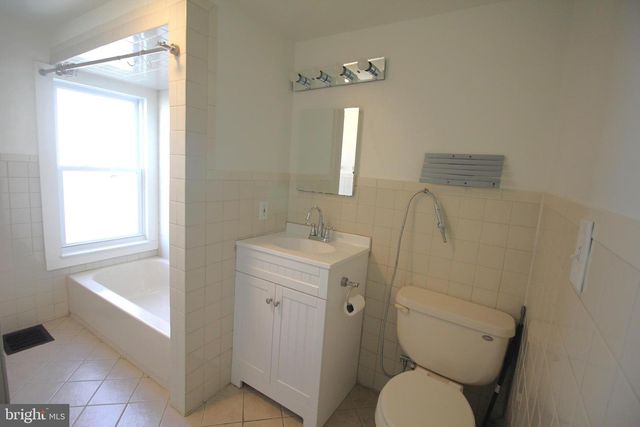 11-13 HART AVE, Hopewell, NJ 08525