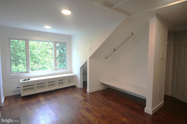11-13 HART AVE, Hopewell, NJ 08525
