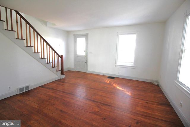 11-13 HART AVE, Hopewell, NJ 08525