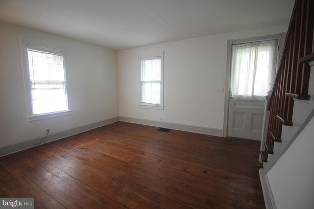 11-13 HART AVE, Hopewell, NJ 08525