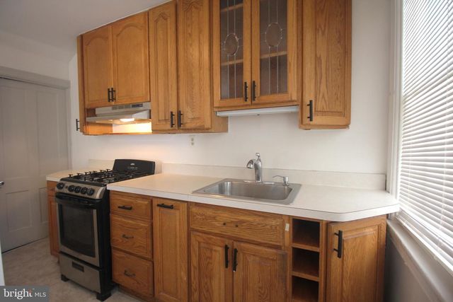 11-13 HART AVE, Hopewell, NJ 08525